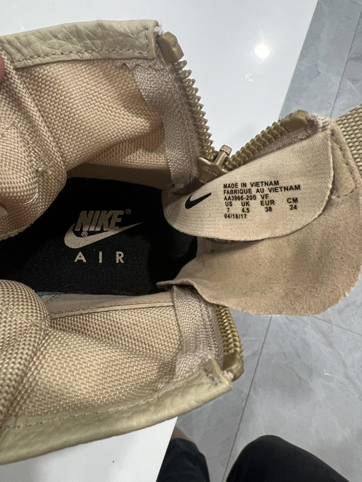 Chaussures/Baskets Nike Air Force 1 SF Mid Zipper Mushroom Pointure 7 917753-200