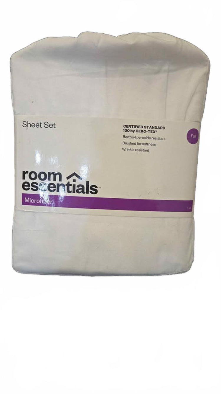 Room Essentials Bed sheet set Microfiber size Full color White