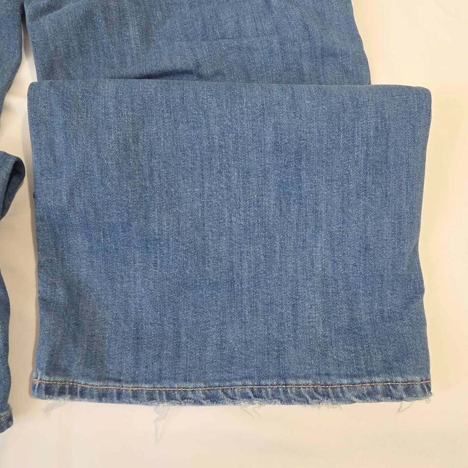 American Eagle Curvy Super High Rise Ripped Wide Leg Jeans Size 4 Short