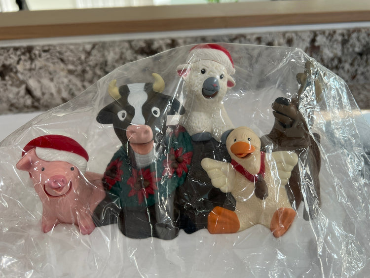 Wang's International Barnyard Carolers 1998 Vintage Animatronic Singing 8 Carols